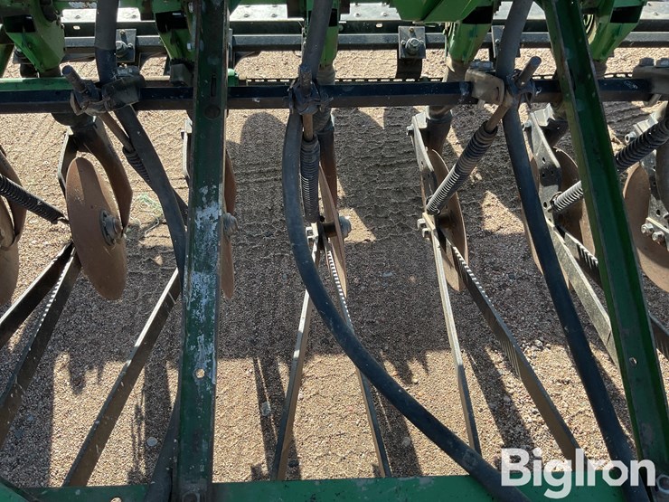 john-deere-8200-image-17