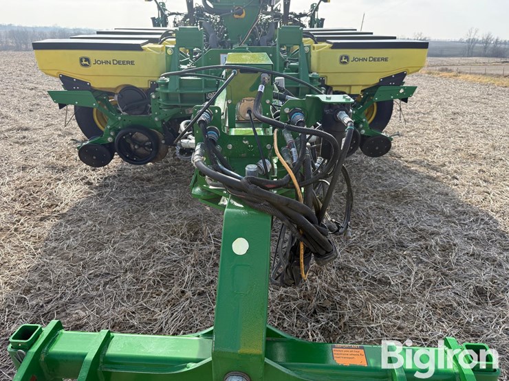 2019-john-deere-1775-image-20