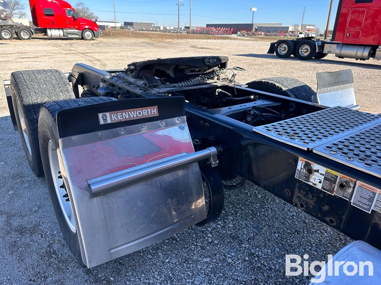 2019-kenworth-t680-image-19