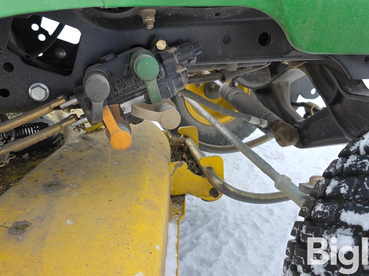 john-deere-x720-image-11