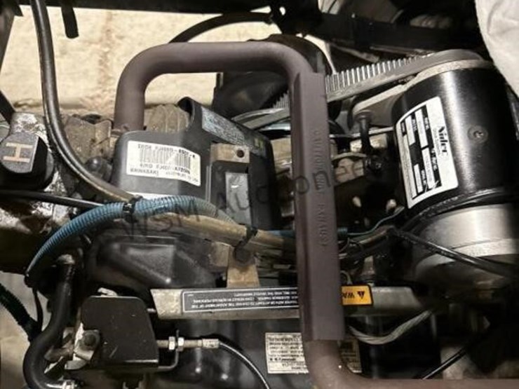 2010-ez-go-sport-2+2-golf-cart-image-14