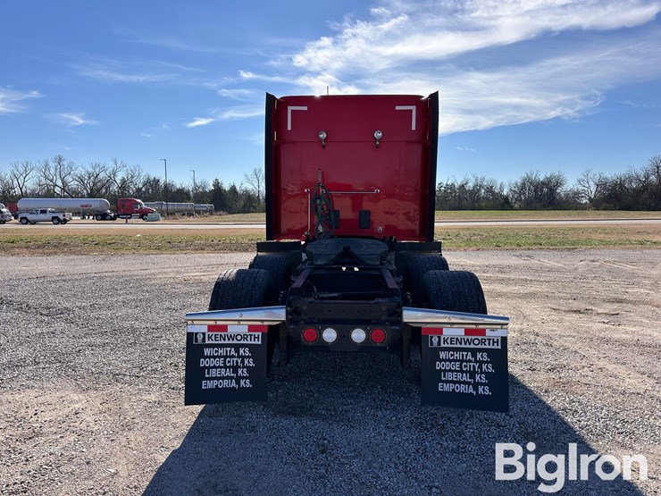 2020-kenworth-t680-image-6