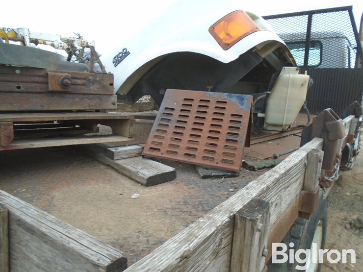 international-4700-image-14