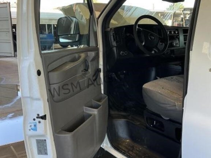 2012-chevrolet-express-1500-image-22