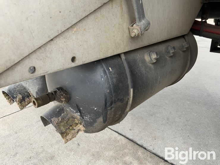 2018-peterbilt-348-image-15