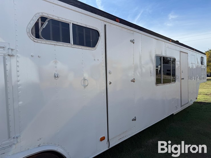 1979-44'-tri/a-aluminum-horse-trailer-w/living-quarters-image-16