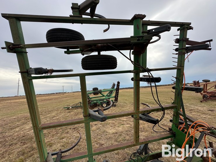 john-deere-680-image-16