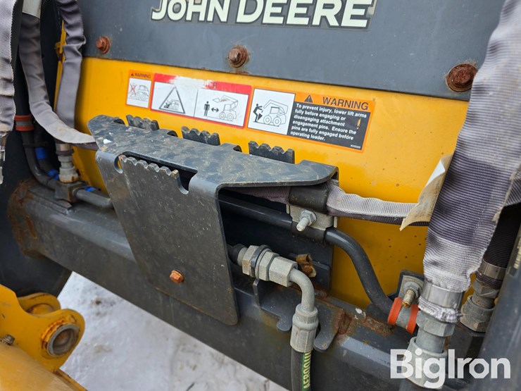 2023-deere-318g-image-12