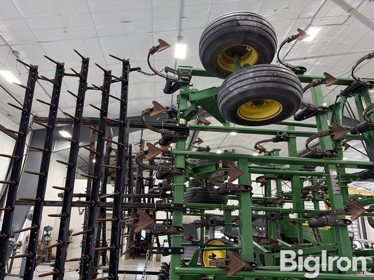 john-deere-2210-image-19