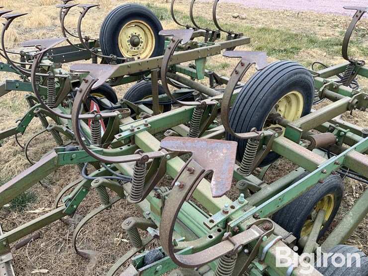 john-deere-18-image-15