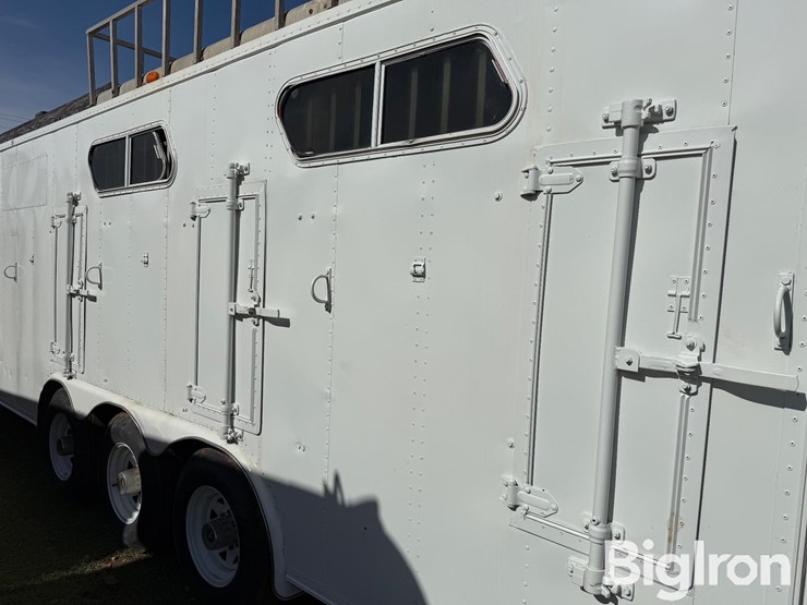 1979-44'-tri/a-aluminum-horse-trailer-w/living-quarters-image-13