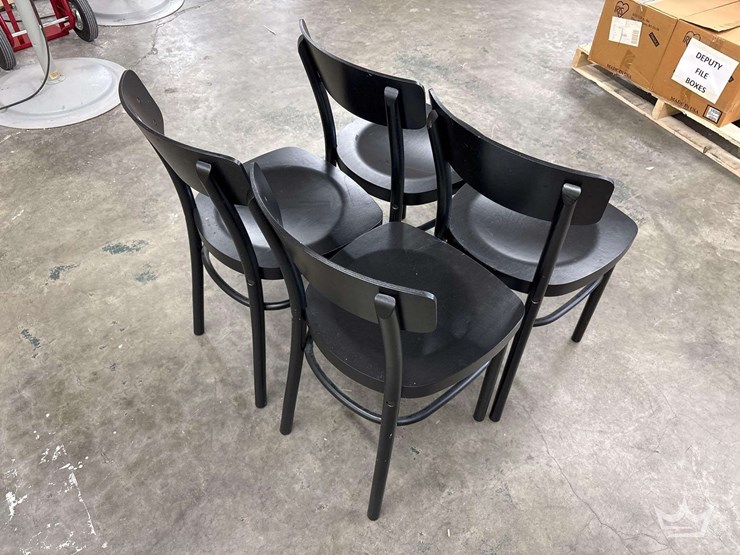 black-office-chairs-image-3