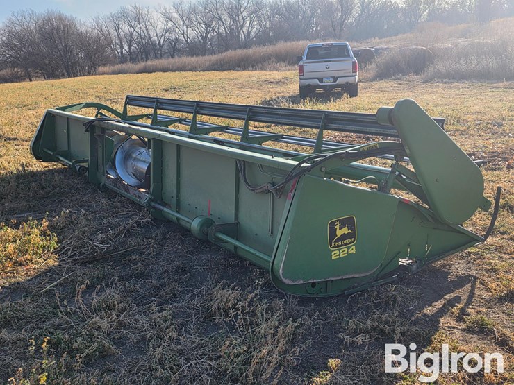 john-deere-224-image-5