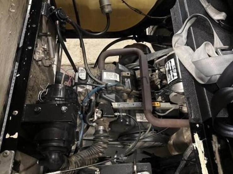 2010-ez-go-sport-2+2-golf-cart-image-13