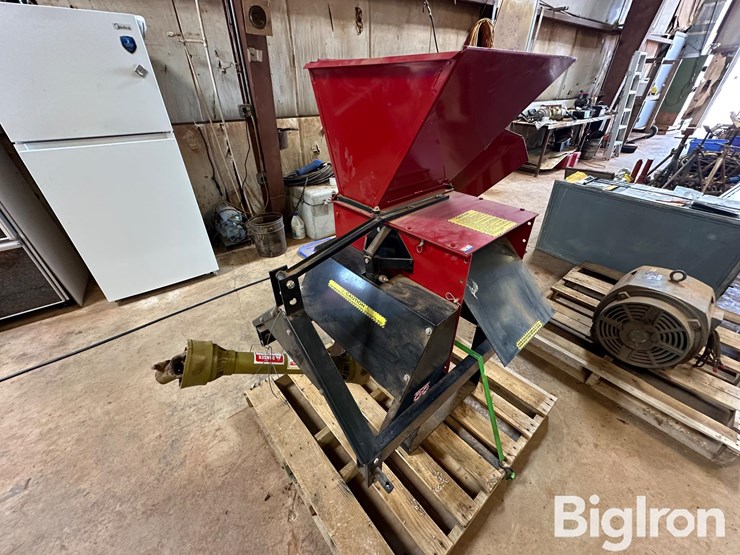 mackissic-tpb-183-wood-chipper-image-1