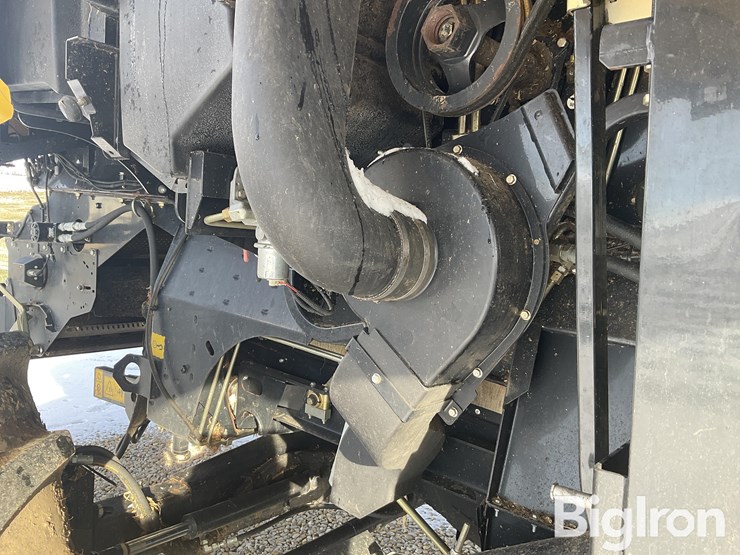 new-holland-cr8090-image-18