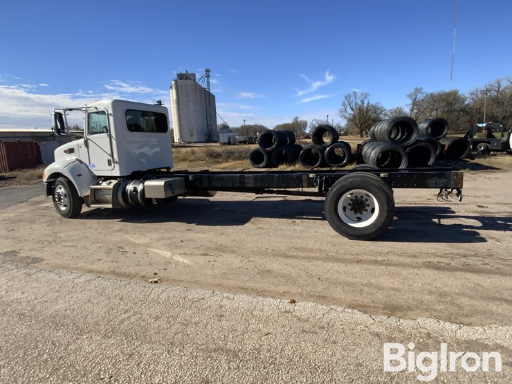 peterbilt-337-image-7