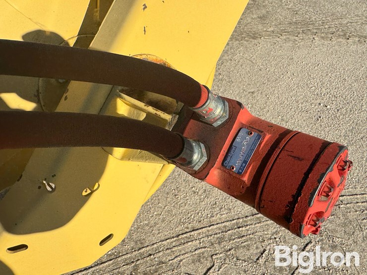 new-holland-216-image-11