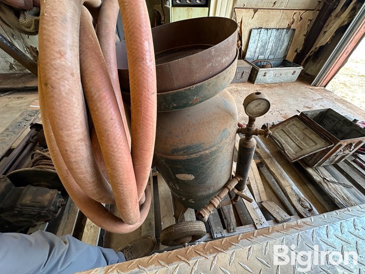 paint-sprayer-&-sand-blaster-image-7