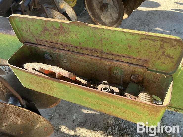 john-deere-235-image-13