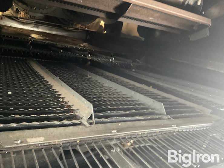 new-holland-cr8090-image-12