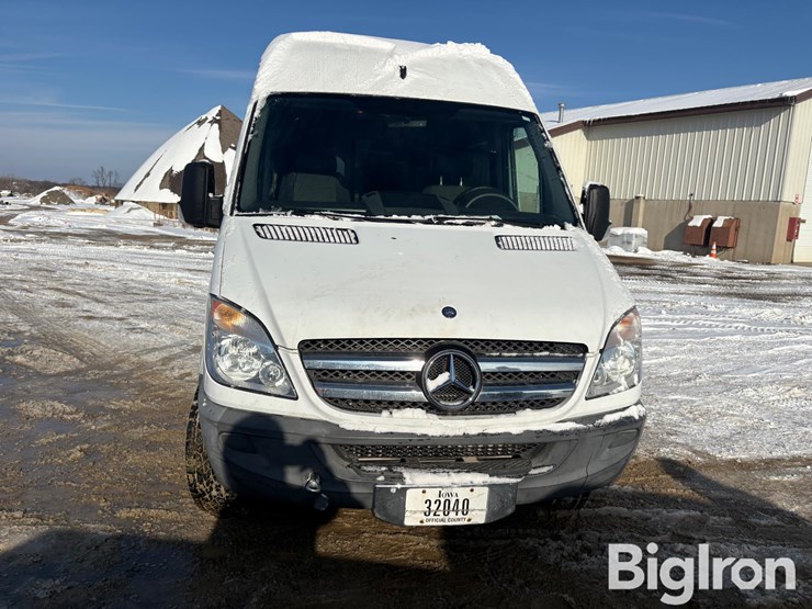 mercedes-benz-sprinter-2500-image-2
