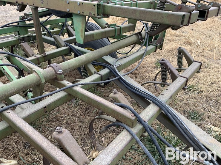 john-deere-18-image-11