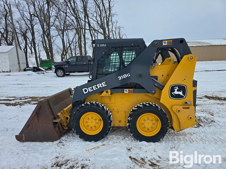 2023-deere-318g-image-8