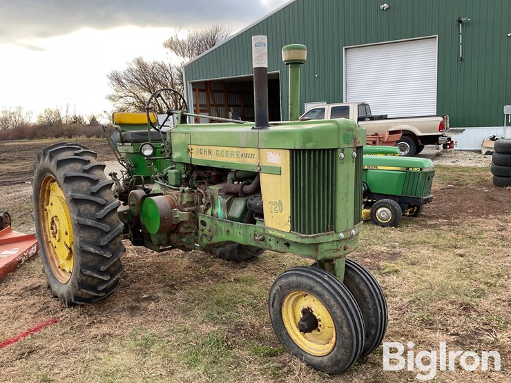 john-deere-720-image-3