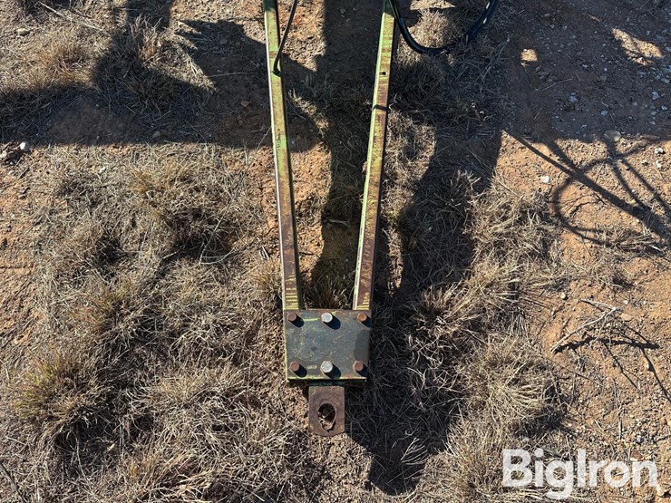 john-deere-235-image-13