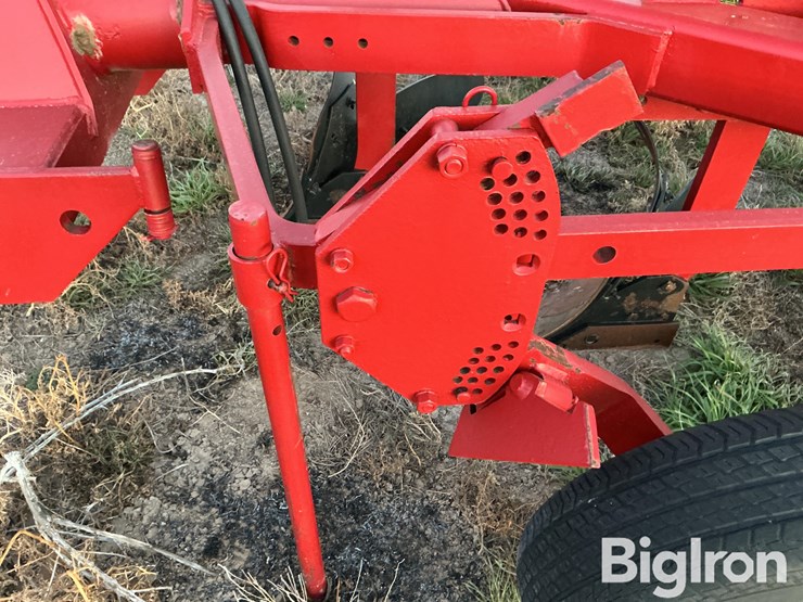 international-140-image-12