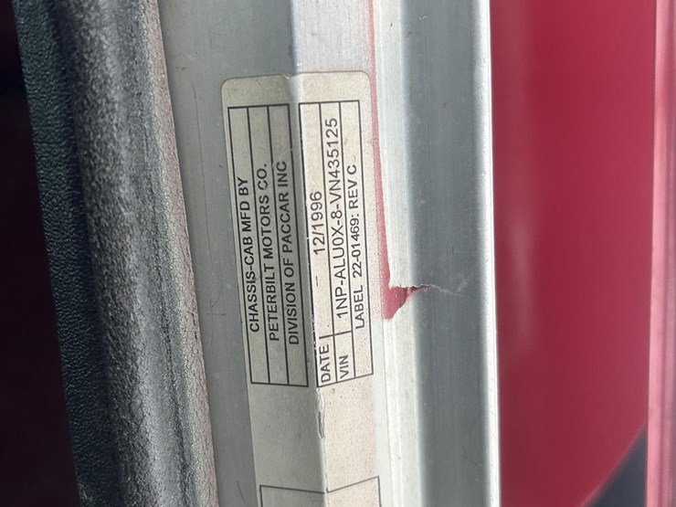1997-peterbilt-357-image-31