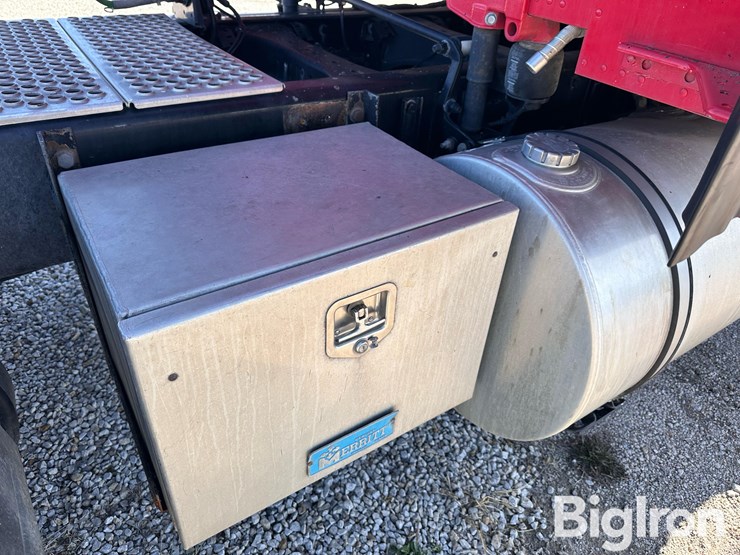 2020-kenworth-t680-image-19