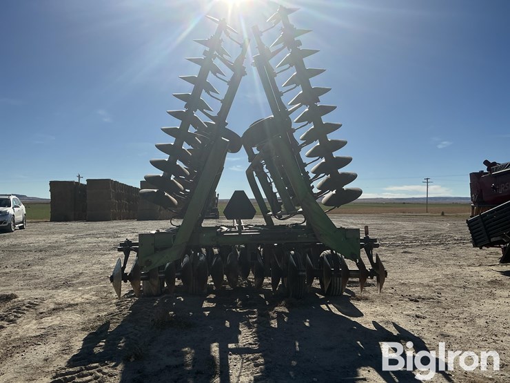 john-deere-235-image-6