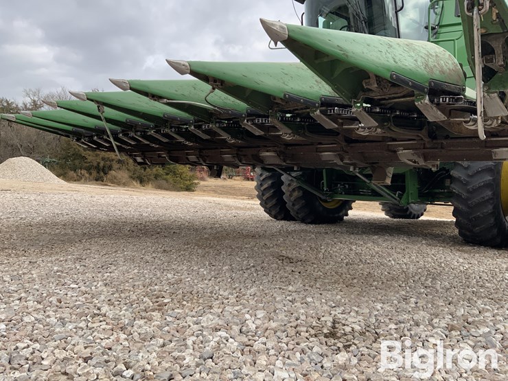 2018-john-deere-708c-image-16