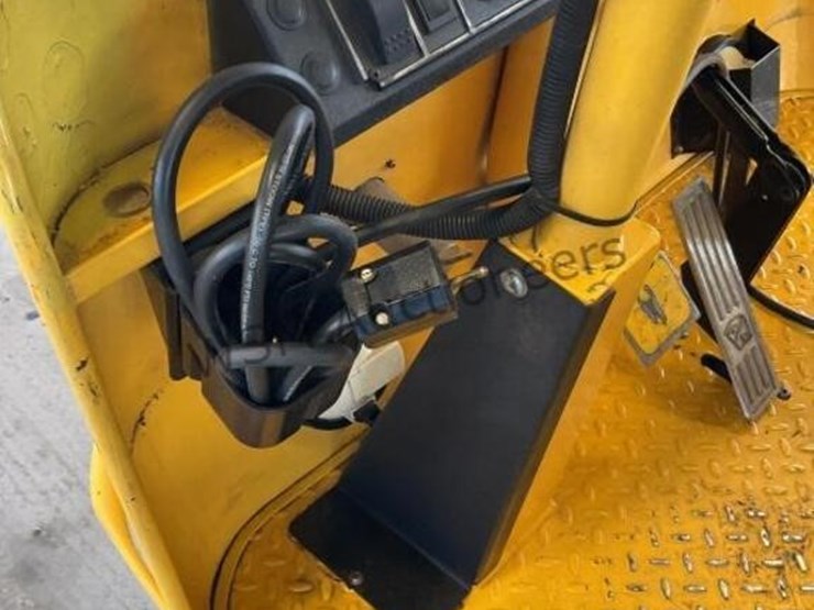 taylor-dunn-utility-cart-image-14