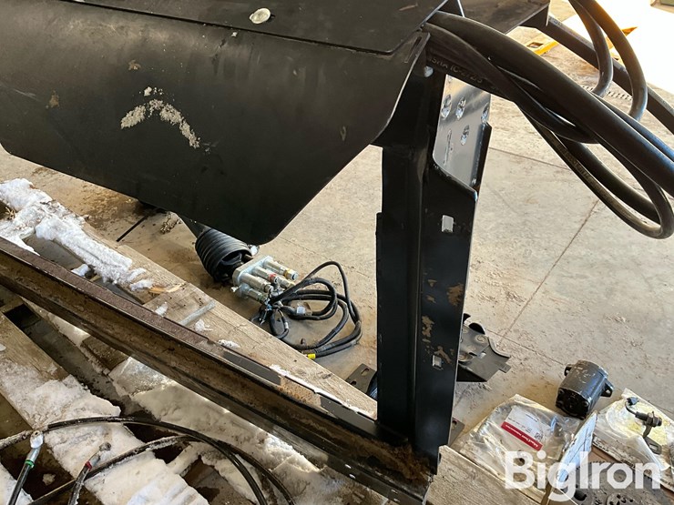 macdon-to-john-deere-combine-transition-plate-image-20