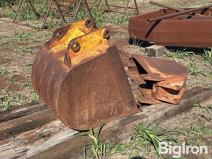 massey-ferguson-60-excavator/backhoe-buckets-image-5