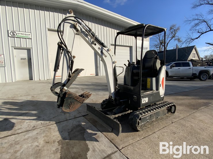 2015-bobcat-e20-image-1