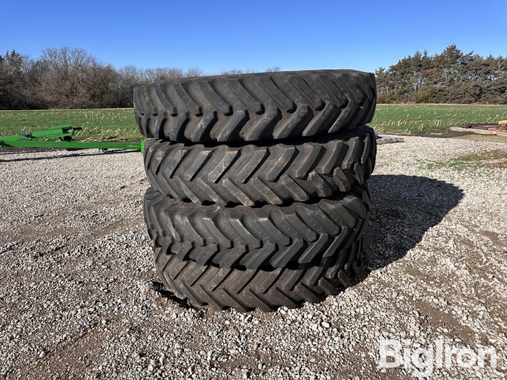 john-deere-r4044-image-1