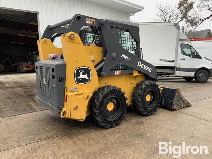 deere-318g-image-5