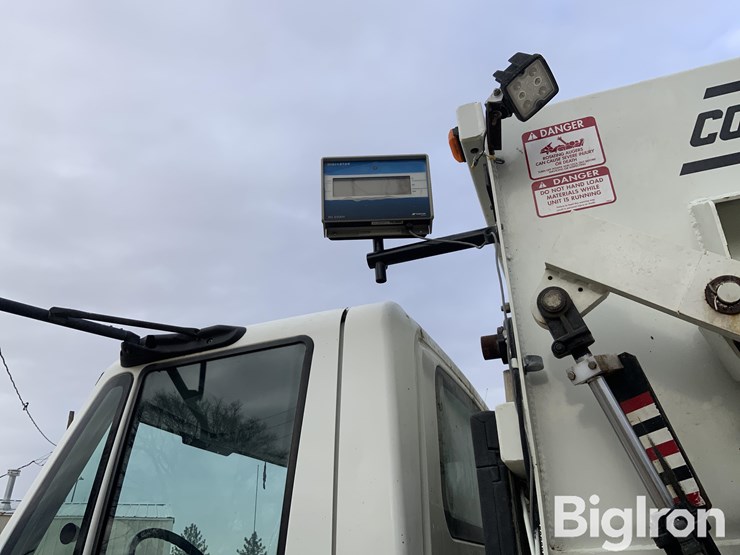 international-7400-image-12