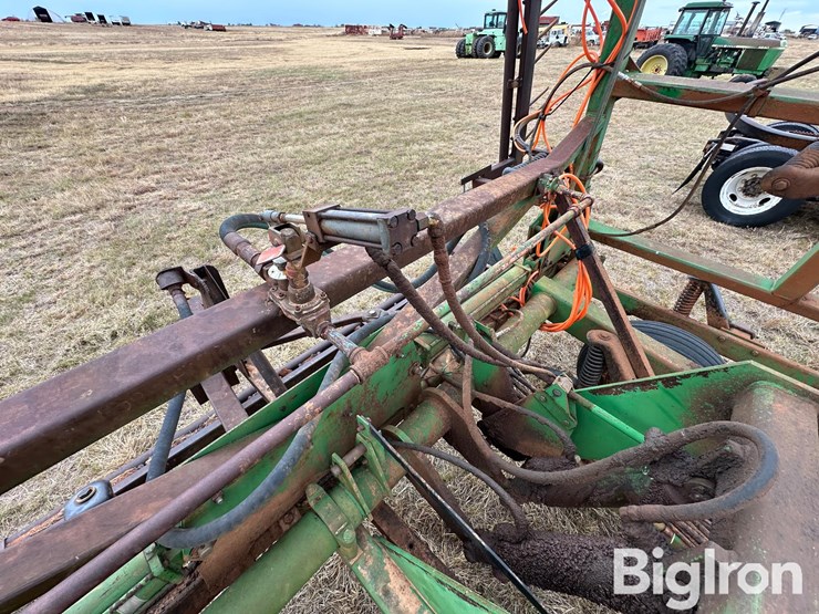 john-deere-680-image-18