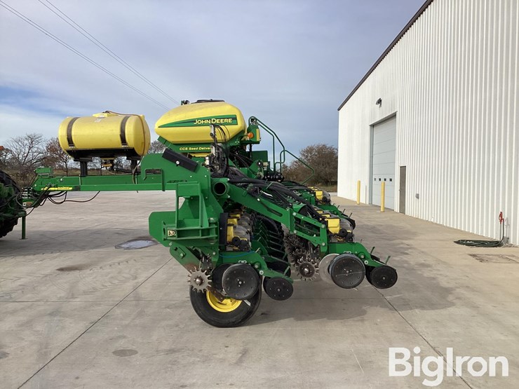 john-deere-1790-image-13