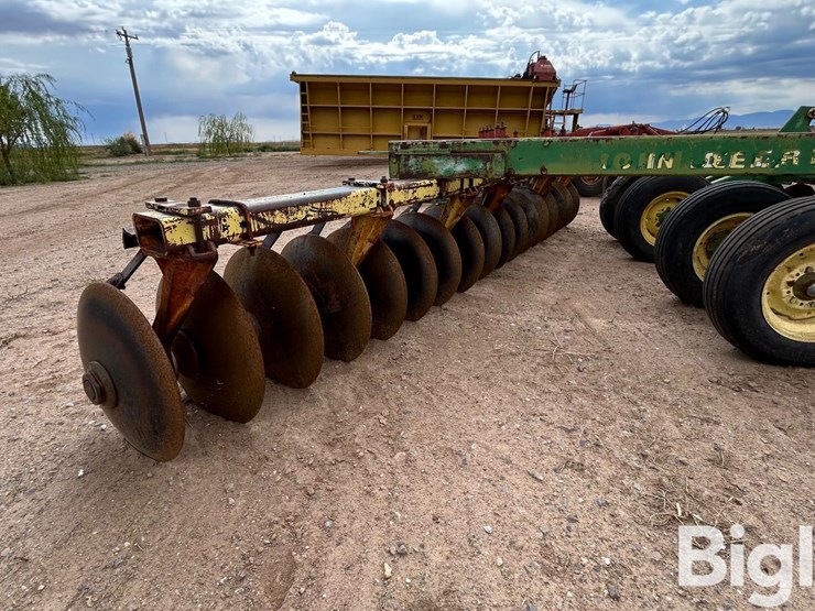 john-deere-t0340-offset-breaking-disk-harrow-image-17