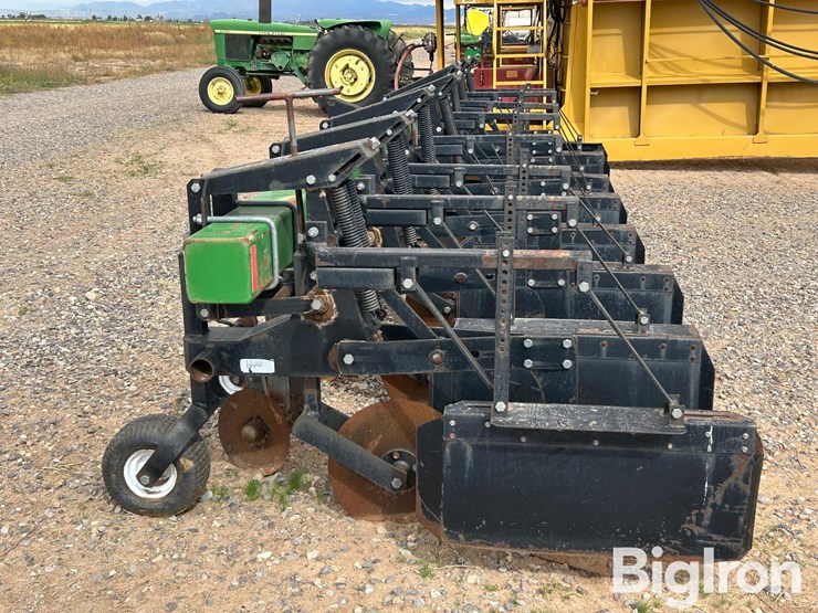 1997-b&h-mfg-9100-field-cultivator-image-8