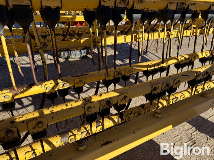 new-holland-216-image-17