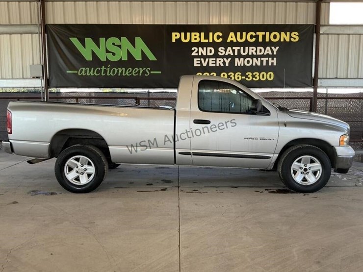 2003-dodge-1500-image-1