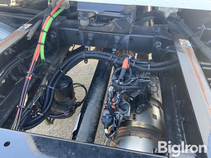 peterbilt-337-image-17