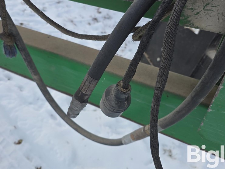 john-deere-300-image-18